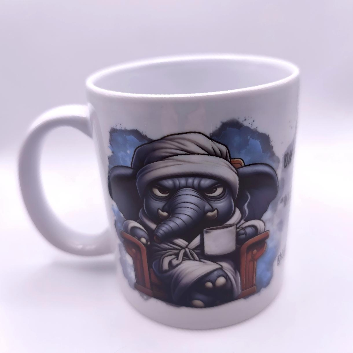 Elefant im Bademantel Tasse